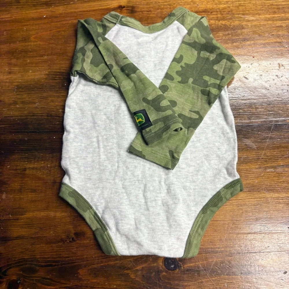 John Deere Gray And Green Cuter In Camo Long‎ Sleeve Size 6-9 Months
